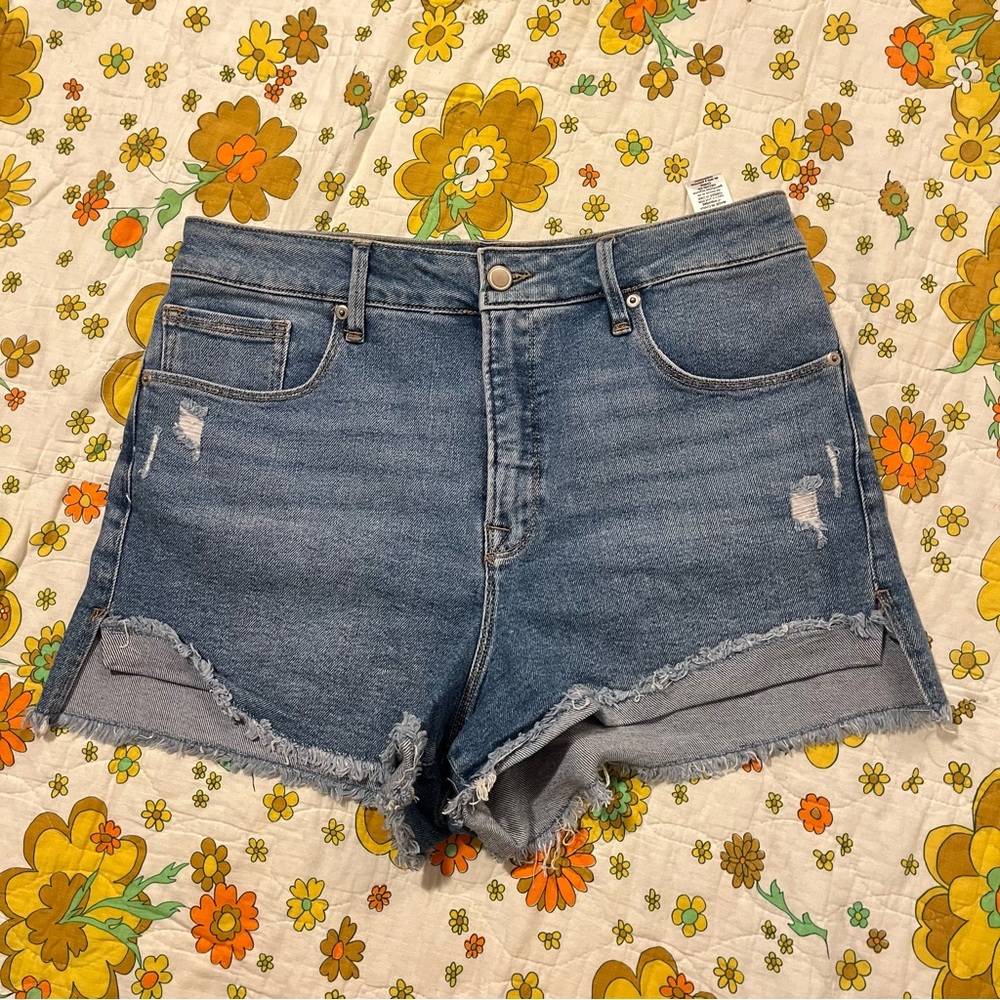 Good American denim shorts
